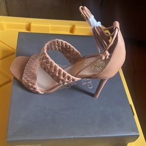 Vince Camuto womens Antilique